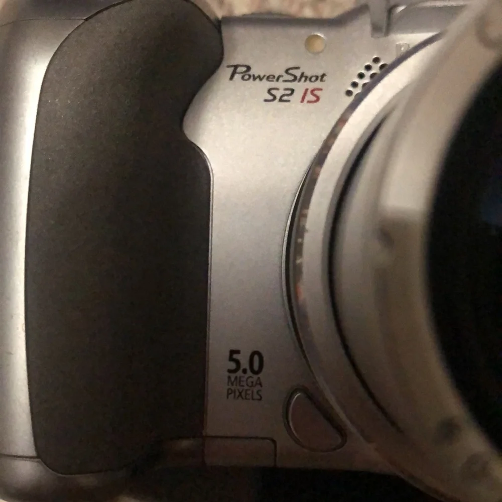 Canon Power Shot S2 IS digital camera